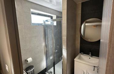 Spacious 3-Bedroom Chalet on Country Estate near Glasgow - sleeps 6 - Photo 12
