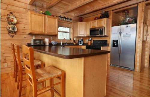 Red Roof-Cozy Cabin with Great Views, Hot Tub and near Bryson City - Foto 44