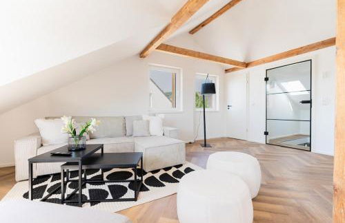 2 BR Loft - LUXUS - MODERN - PARKPLÄTZE - KAFFEE - NETFLIX - WEINBERGBLICK - KÜCHE - BALKON - Foto 21