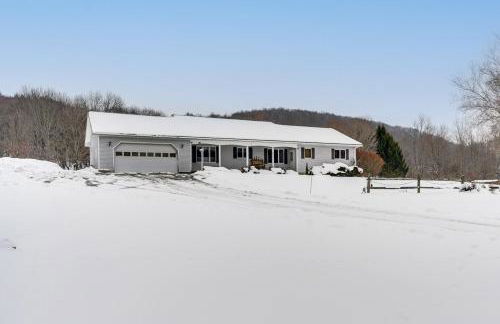 Home with Large Yard 8 Mi to Holiday Valley Resort - Foto 24