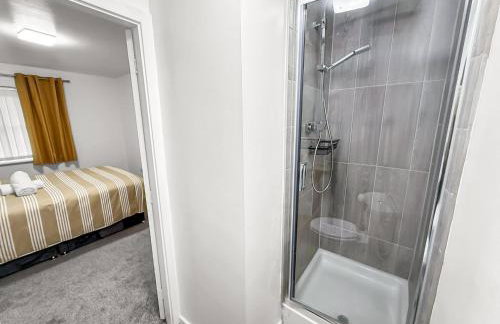 New Manchester City Getaway House with 2 FREE Parking - Foto 27