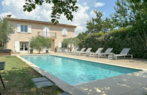 Modern Provençal Villa At The Forest's Edge - Foto 1