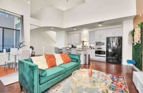 3BR/3.5BA Three Story East Downtown TownHouse with view - Photo 1