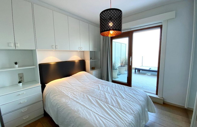 Attic Apartment Nieuwpoort With Coastal Views - Photo 3