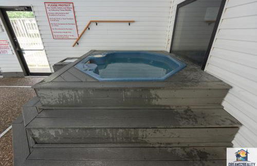 2BR Penthouse Condo - 2 Pools - Close to the Strip - Stairs Required - FREE TICKETS INCLUDED - FHC-24 - Foto 30