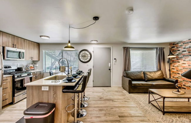 Charming 2BR w King Queen Close to SLC - Foto 2