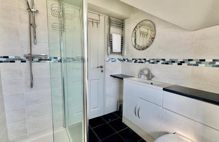 HEADLANDS-2 BED-SEA VIEW APARTMENT-TREARDDUR BAY - Photo 10