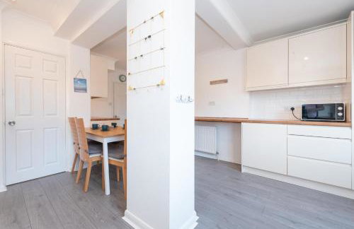 4 Bedroom Family Home In South East London - Photo 41