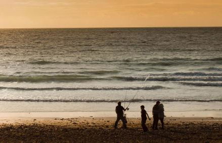 Enlli Fach cabin sleep's 2 adults and 2 children 2 dogs welcome not suitable for contract workers due to parking height restrictions - Photo 28