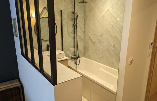 Chazelet - Avec terrasse et jardin - Photo 47