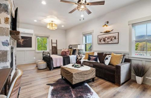 The Highland Cow Room - Newly Built Midway Loft - Foto 3