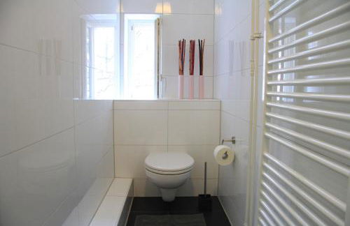 Nollendorf Apartments - 1 separate bedroom and 1 living room with sofa bed in Motzstraße - Foto 30