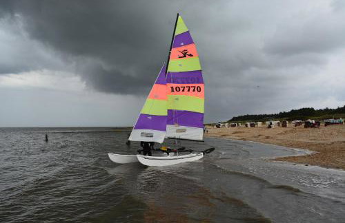 Lüttje Huus Frieda mit Strandkorb am Strand von Mai bis September - Photo 21