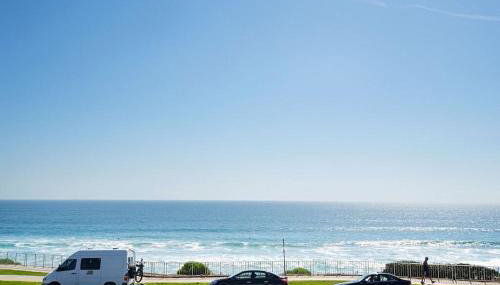 Expansive Ocean View, Private Balcony, Across from Beach - Foto 3