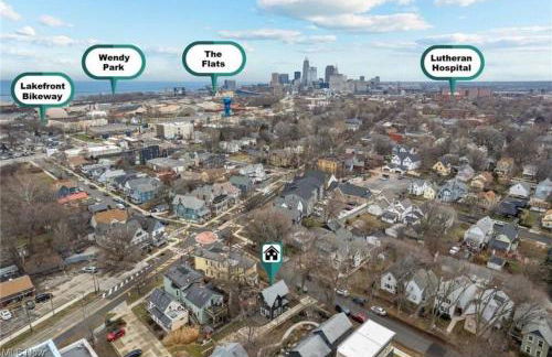 Hot Tub Amazing Location! Modern Ohio City Luxury 2 King Beds - Foto 26