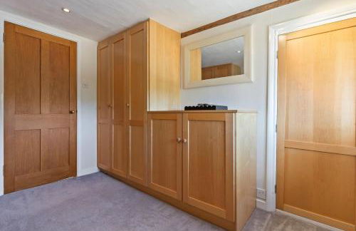 Stunning Countryside Home in Surrey by 53 Degrees Property, Ideal for Family Getaways, Private Tennis Court! - Foto 32