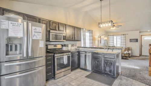 Hot Tub - Pet Friendly - 7 miles to Fort Carson - Foto 2