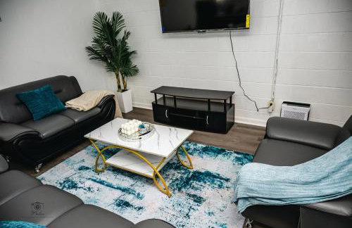 KLIZZ Suites - Photo 48