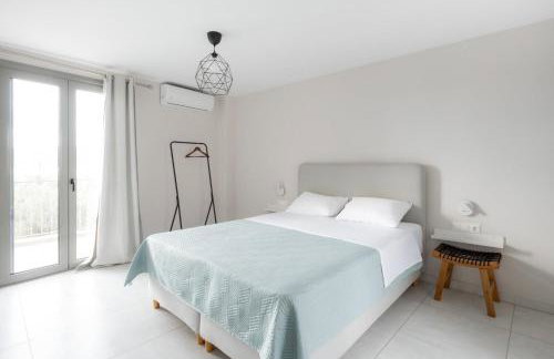 DION APARTMENTS - Photo 2