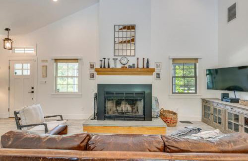 Distinctive Hamptons Home with Pool Near Bay, Ocean - Foto 5