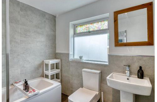 Contractors & Relocation haven, 3BD House, Secure off-site parking & office space - Foto 21