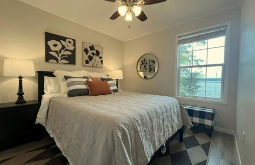 Spacious Modern Cabin on Toledo Bend Lake with Gorgeous Deck and Patio for an Amazing Family Getaway in Hemphill, Texas - Foto 17