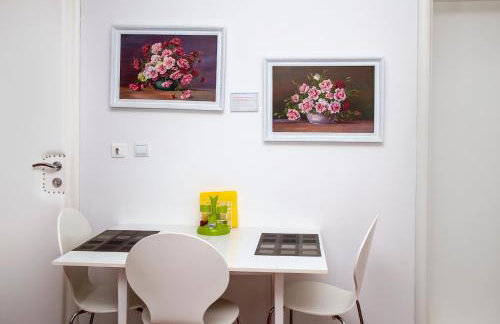 55 & 54 Stairs Apartments - Photo 66