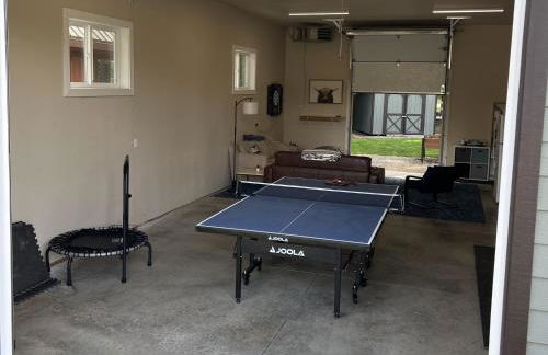 Mountain Retreat with Hot Tub, Game Room and Yard home - Foto 35