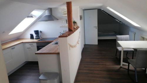 Gemütlich Obergeschoss Wohnung - Foto 2