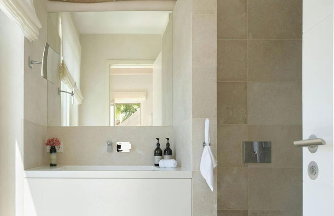 Villa in Tranquil Hillside Location - Foto 17