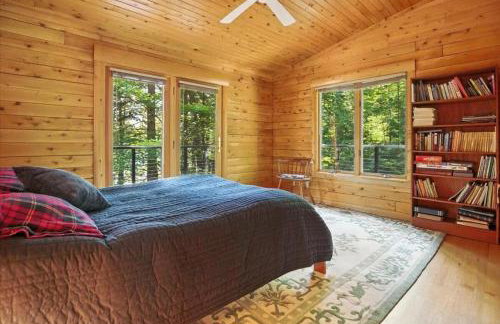 Lakefront Log Home on Huge Lake in Private Cove - Foto 23