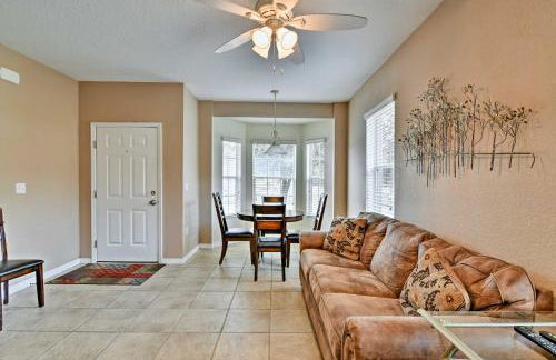 Pet-Friendly Gem with Yard and Pool Access in Sebring - Foto 7