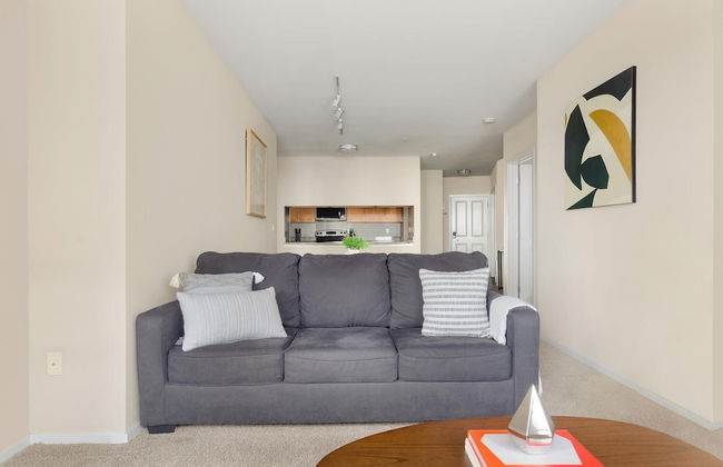 Bellevue Spacious 2BD 2BA Apartment - Foto 18