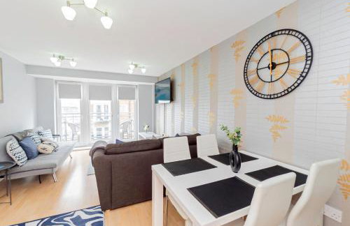 Contractors 4 Beds 2 BathroomsTown Centre Parking - Foto 7