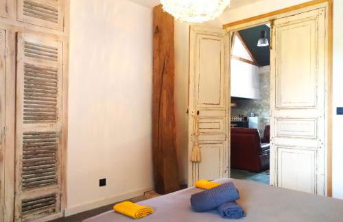 "La Case" - Magnifique ferme rénovée au cœur de la nature - Piscine privée sans vis-à-vis - Vue dégagée - Jardin - Stationnements gratuits devant la propriété - Belles prestations - Foto 60