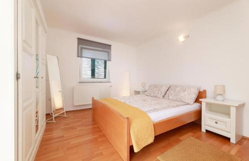 Stunning Home In Jurdani - Foto 32