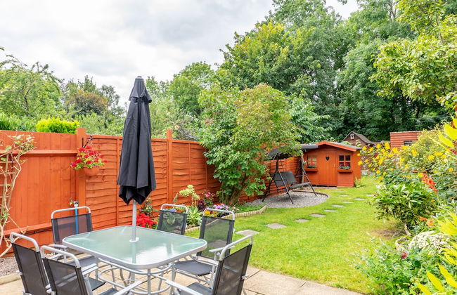 Red Cherry House - Photo 1