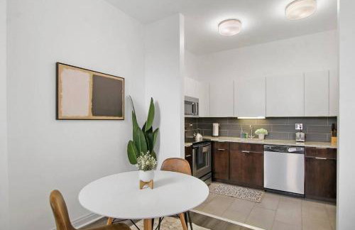 1BR Modern Apartment in Chicago - Del Prado 811 - Photo 8