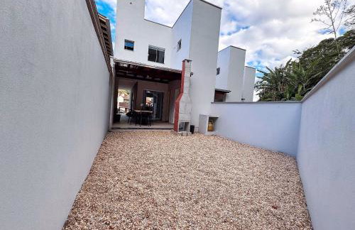 Casa Nova e Completa | 2 Suítes com Ar | Área Gourmet | 2 Vagas - Foto 30