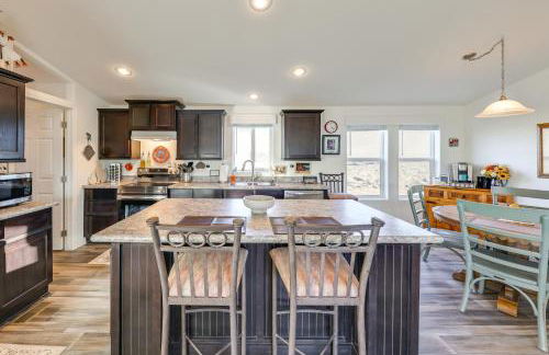 Mtn Views, 15 Mi to Dtwn Kingman Family Home! - Photo 7