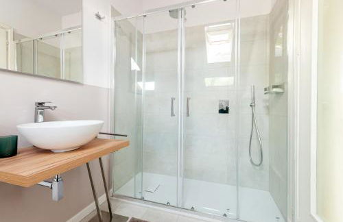 The Lake Suite Fiumelatte - Lake front apartment - Foto 35