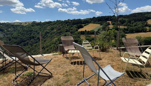 Gîte LE RABIOUZE - 4 épis, 15 pers, 22 couchages - Ancienne Bergerie rénovée, cachet d'origine conservé - Vue magnifique - Label Ecogîte - Foto 4