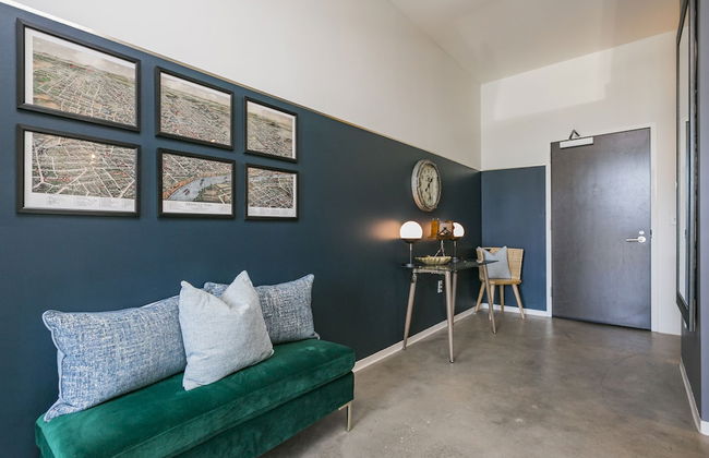 Mid Century Modern Downtown Condo | 30+ Night Min - Foto 33