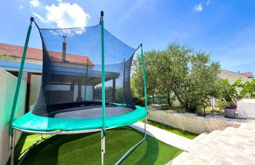 Stone & Sun Retreat with Private Pool - Foto 45