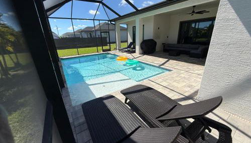 Brand New Luxury 4 bedroom heated pool home - Foto 5