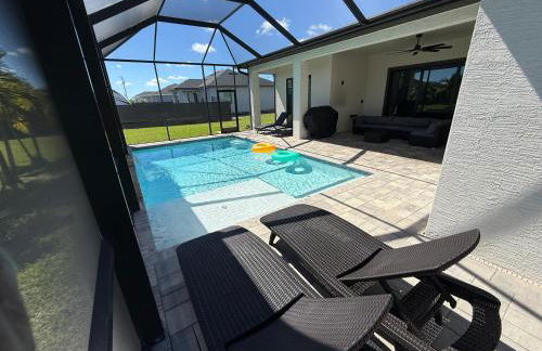 Brand New Luxury 4 bedroom heated pool home - Foto 5