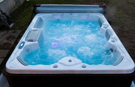 NEW! Updated Mystic Home w/ Sauna, Hot Tub & Deck - Foto 40