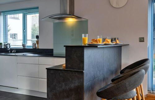 Finest Retreats - Lake View - Photo 12