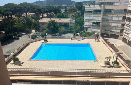 Studio terrasse au Port dHyères, Piscine, parking - Foto 7