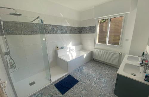 Villa Cancale, vue mer, 15 pers, plage à 200m - Foto 37